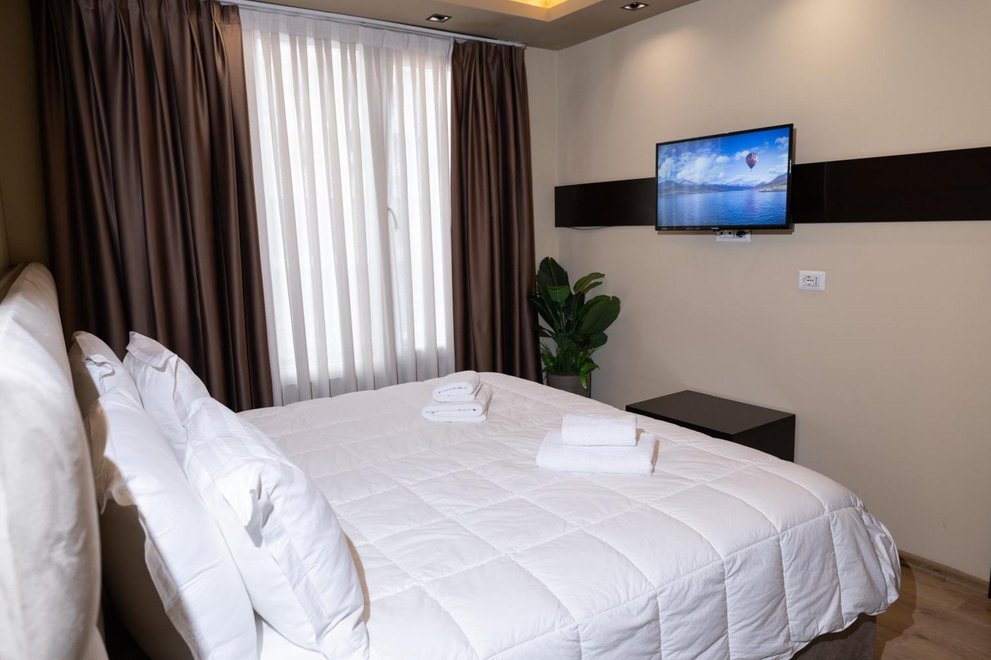 4R Colombo Hotel Тирана Екстер'єр фото