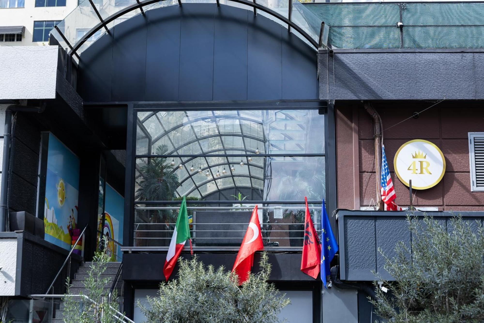 4R Colombo Hotel Тирана Екстер'єр фото