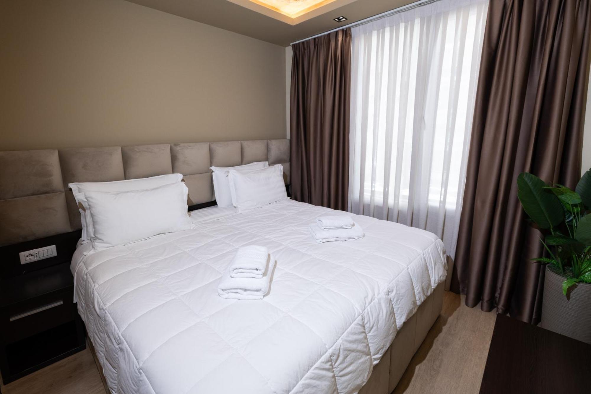 4R Colombo Hotel Тирана Екстер'єр фото
