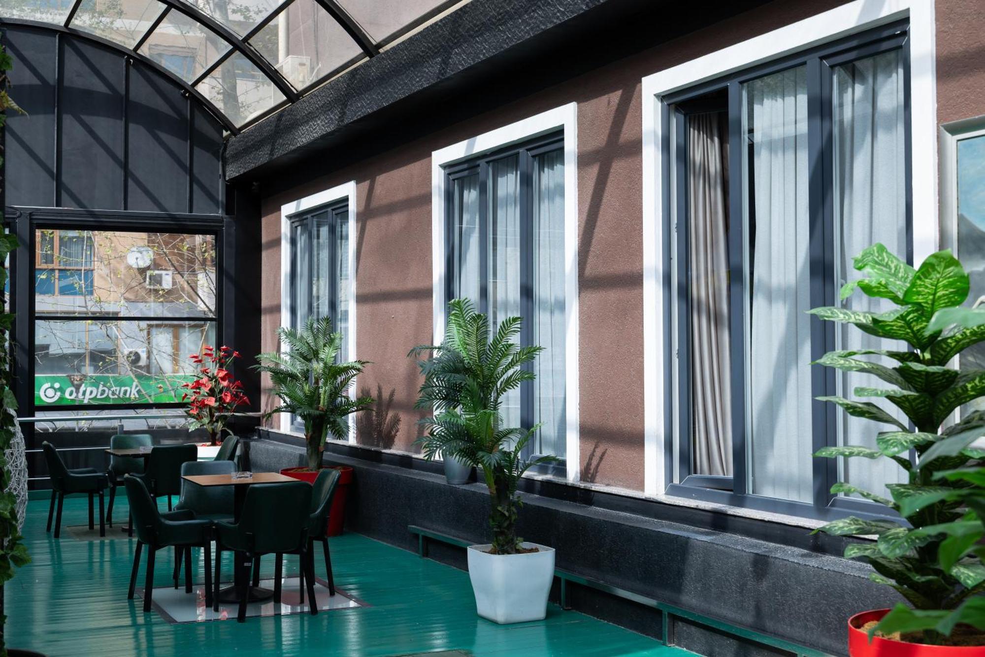 4R Colombo Hotel Тирана Екстер'єр фото