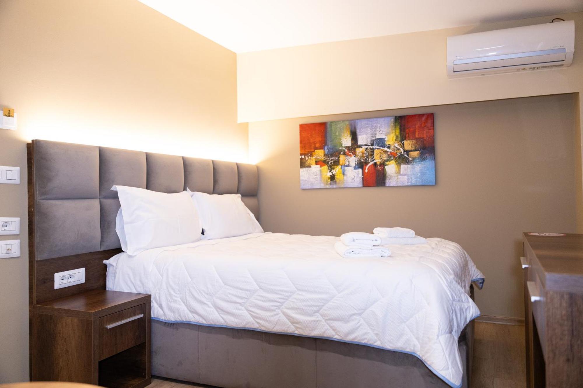 4R Colombo Hotel Тирана Екстер'єр фото