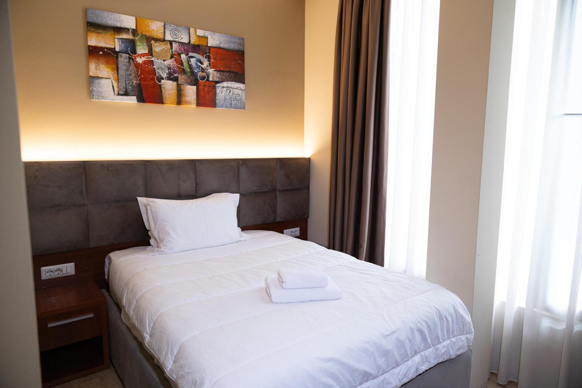 4R Colombo Hotel Тирана Екстер'єр фото