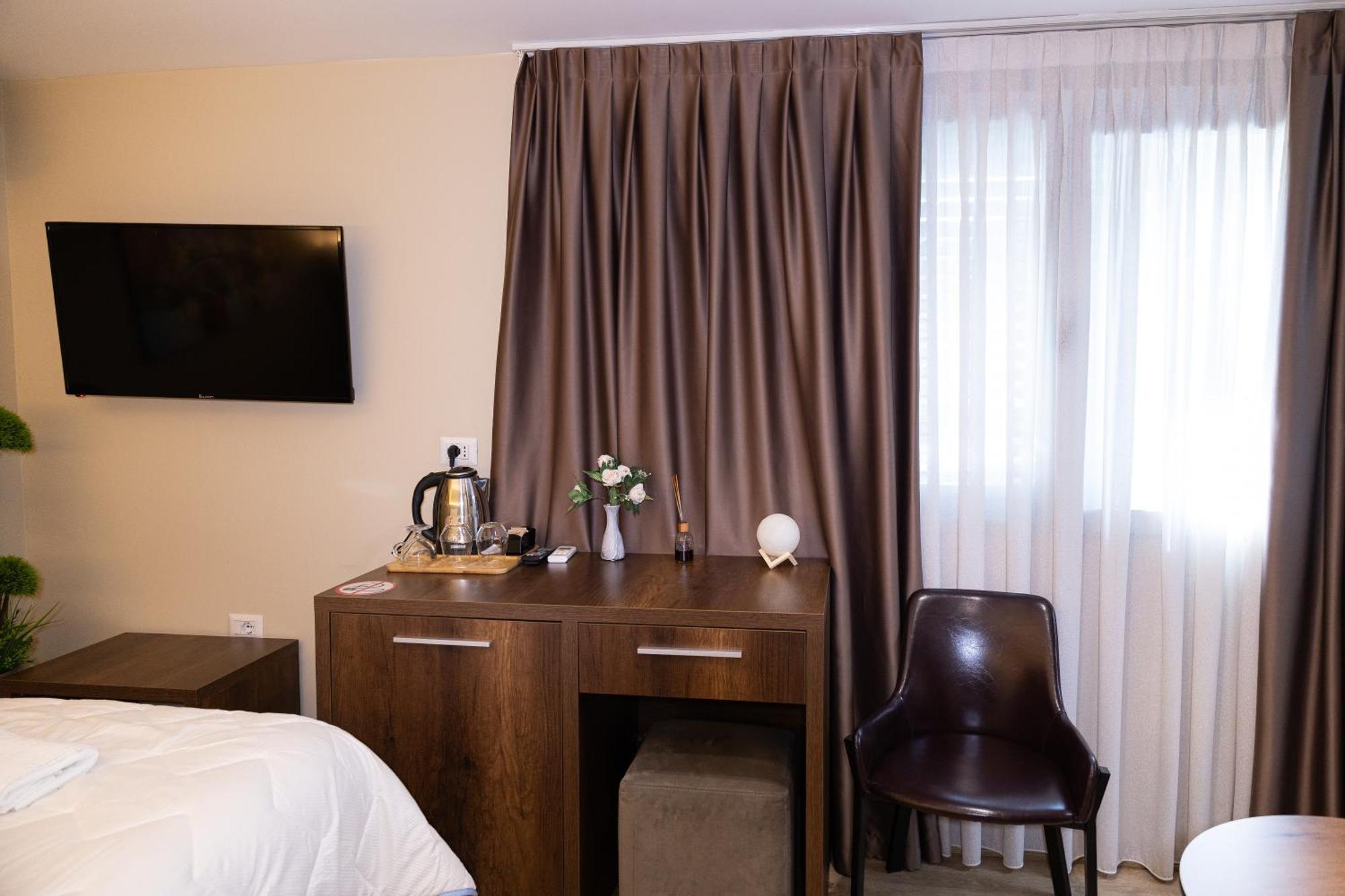 4R Colombo Hotel Тирана Екстер'єр фото